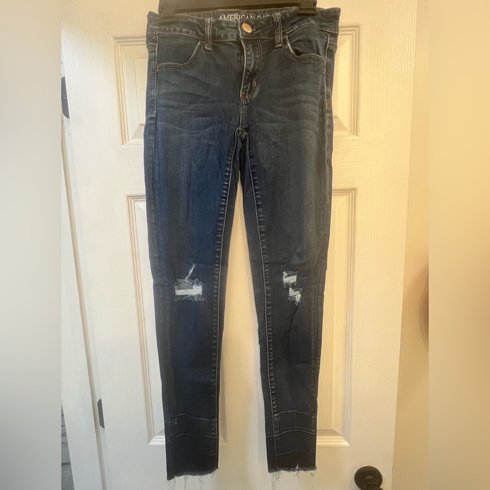 American Eagle distressed jegging
